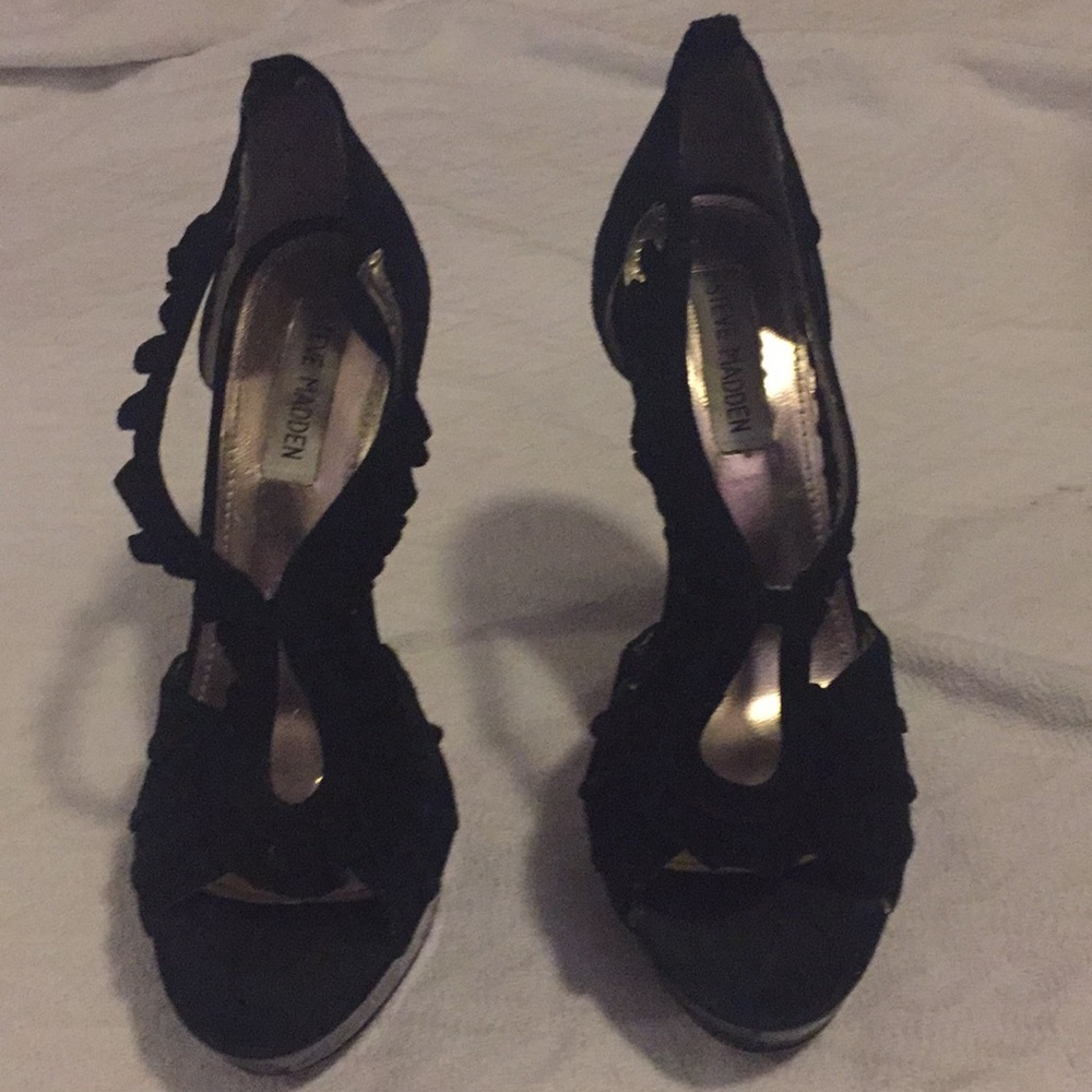 Steve Madden black suede heels